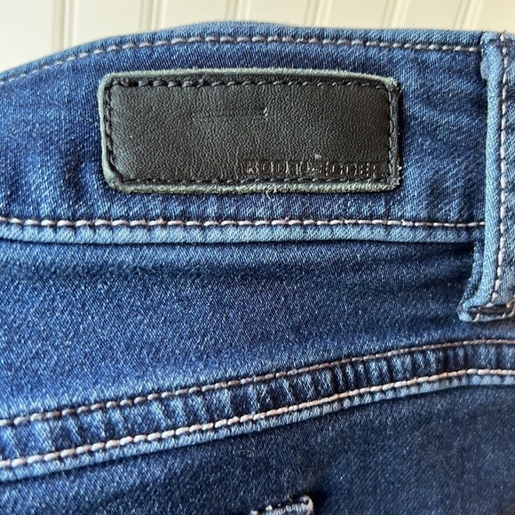 Bootlegger Skinny Midrise Dark Jeans Size 32 - Picture 10 of 10